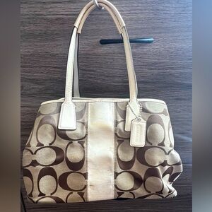 Coach shoulder bag looking for a new home.